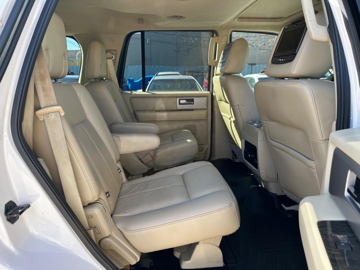 2015 White /Beige Ford Expedition Limited (1FMJU1KT5FE) with an 3.5L V6 DOHC 24V FFV engine, 6-Speed Automatic transmission, located at 1501 West 15th St., Houston, 77008, (713) 869-2925, 29.797941, -95.411789 - Photo#5